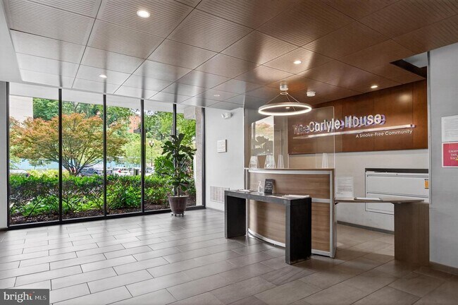 Building Photo - 5300 Columbia Pike