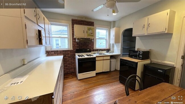 Primary Photo - 85 Bromfield Rd
