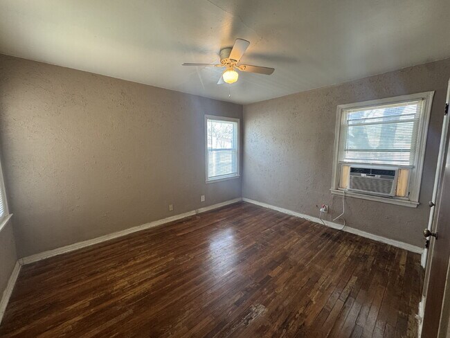 Building Photo - Beautiful Duplex Located Minutes From Texas Tech Campus!
