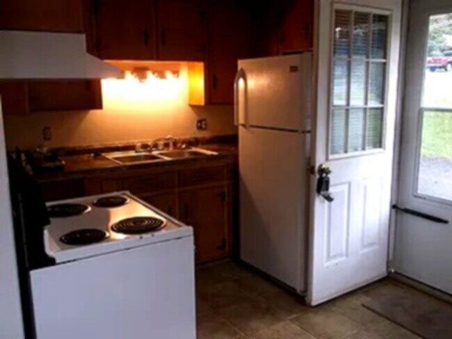 Building Photo - 802 Jeter St