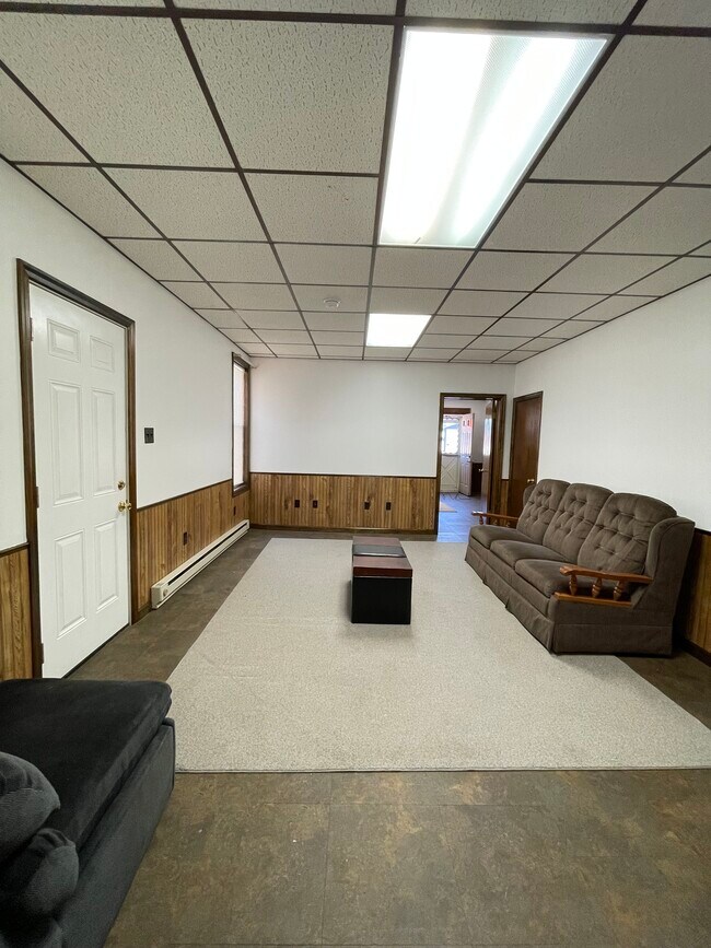 Building Photo - 618 East St