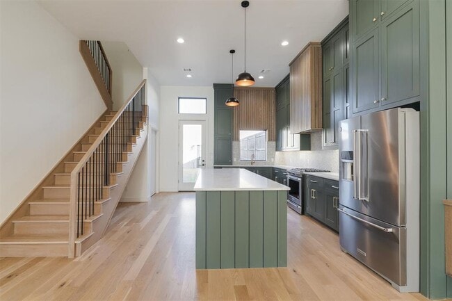 Building Photo - 827 NW 8th St