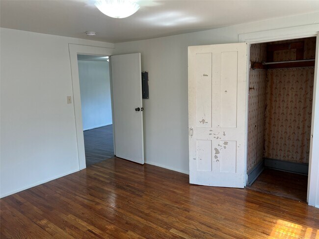 Building Photo - 4 Erie St