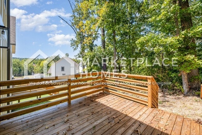 Building Photo - 173 Peach St