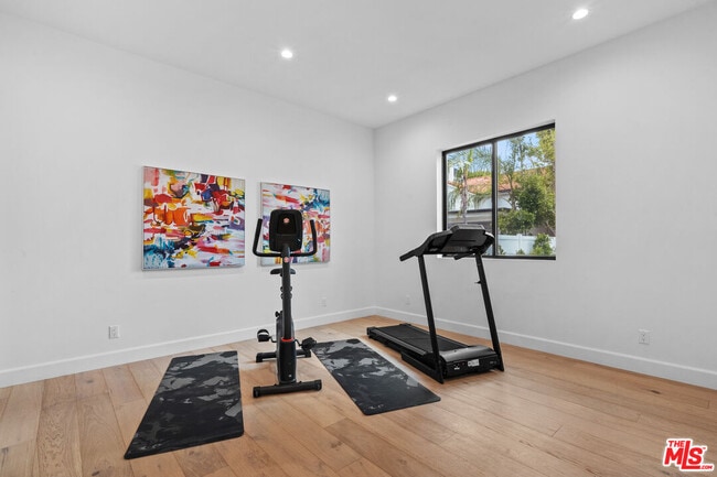 Building Photo - 4475 Mammoth Ave