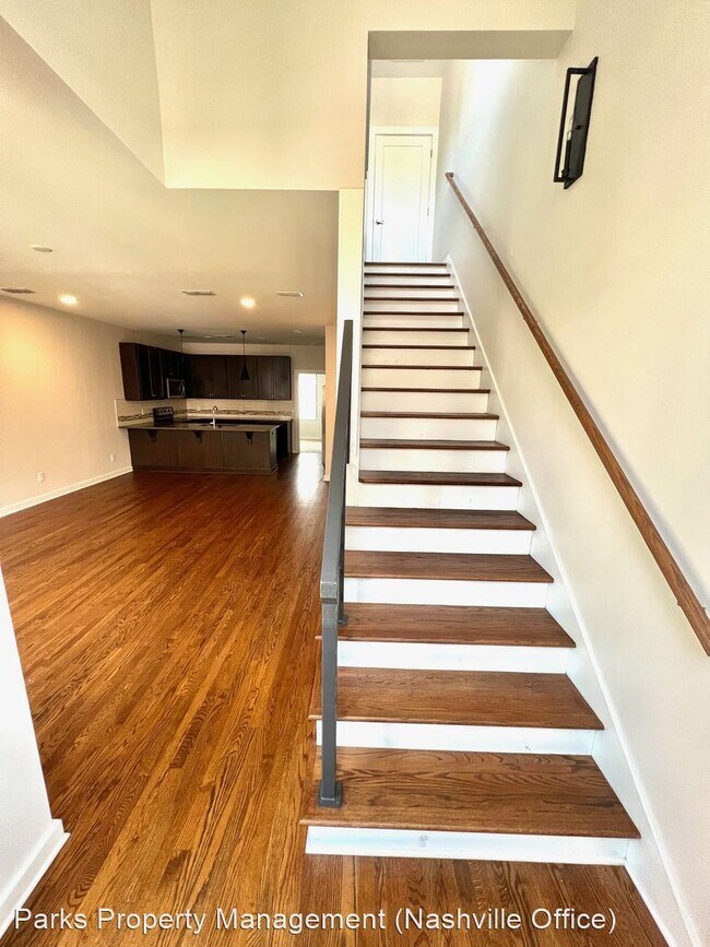 Building Photo - 3 br, 3 bath House - 1035 Chester Ave #2