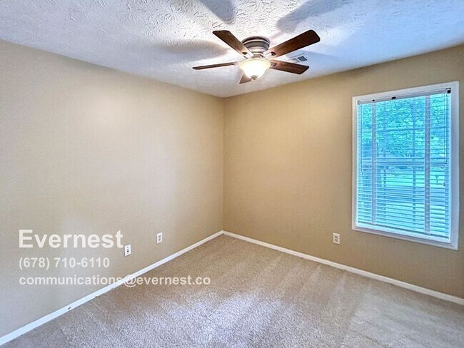 Building Photo - 4-Bedroom, 3.5-Bath Home in a Relaxing Nei...