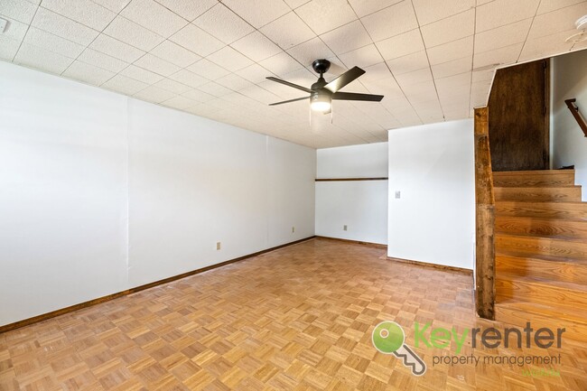 Building Photo - 2 WEEKS FREE RENT! Easy living 4 bedroom 2...