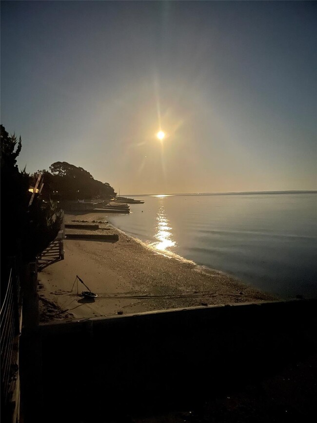 Building Photo - 1429 Peconic Bay Blvd