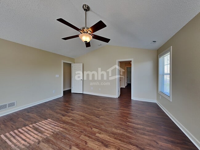 Building Photo - 9734 Lomax Dr