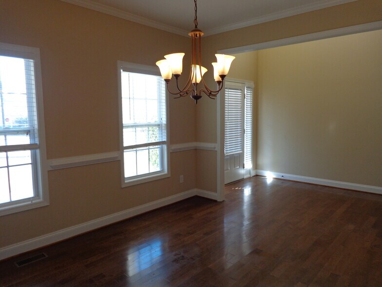 Building Photo - 114 Stiles Dr