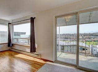 Building Photo - Queen Anne Triplex