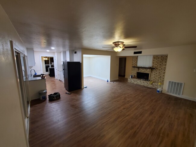 living room - 8709 Miami Dr