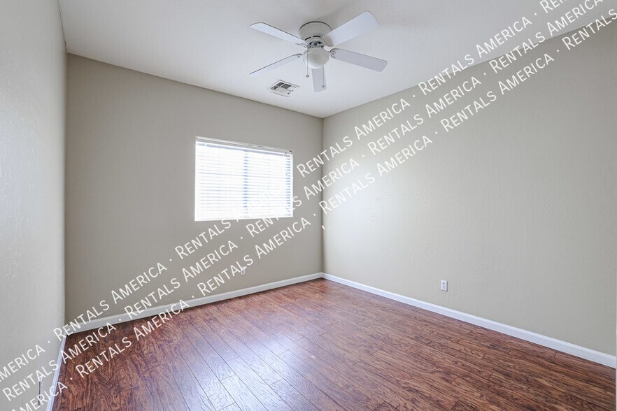 Building Photo - 14958 W Cameron Dr