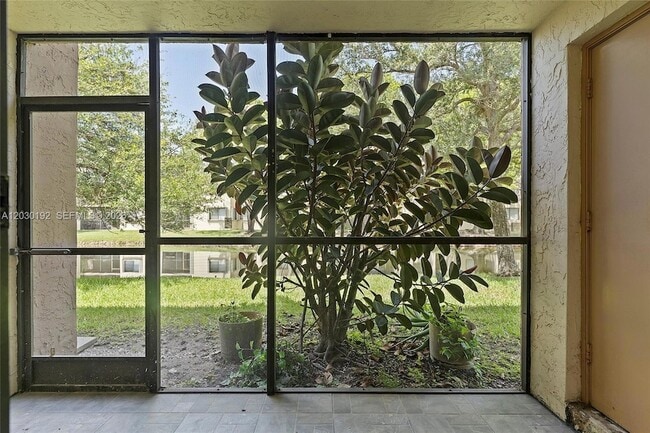 Building Photo - 193 Lakeview Dr