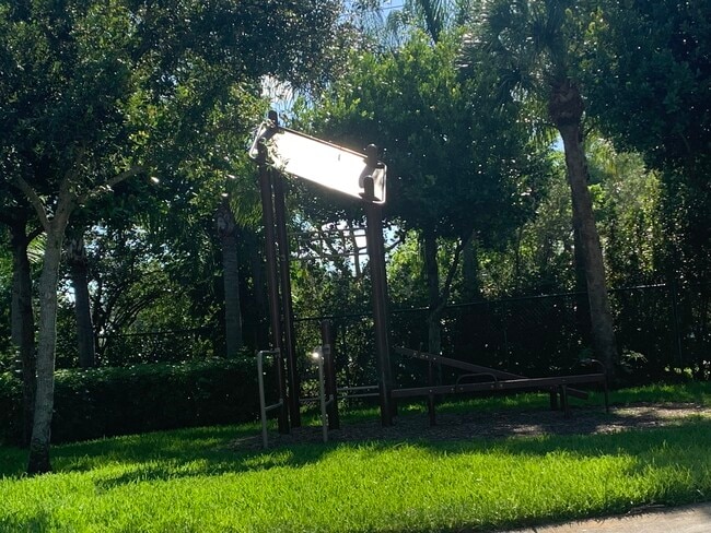 Building Photo - 3005 NW 30th Ave