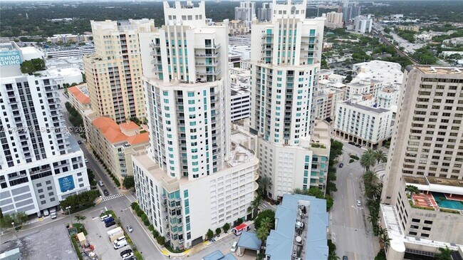 Building Photo - 9055 SW 73rd Ct