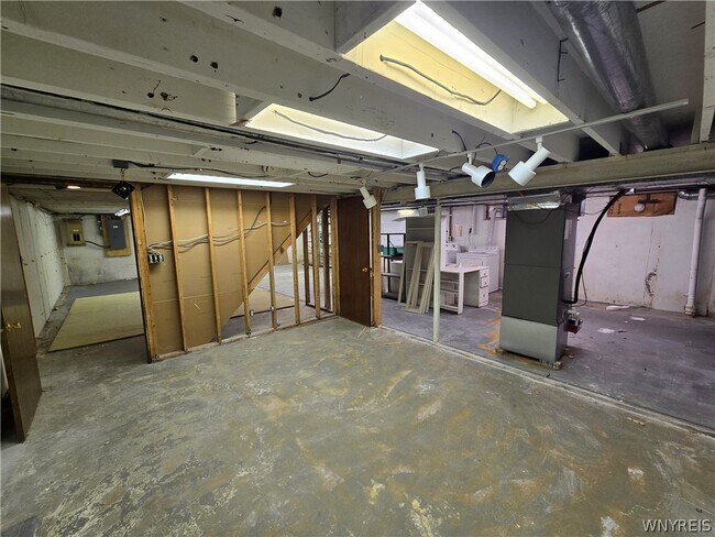 Building Photo - 2287 Long Rd