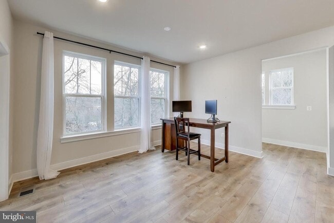 Building Photo - 3897 Hillview Ct