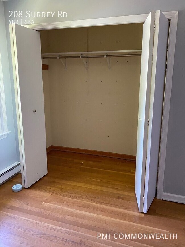 Building Photo - 208 Surrey Rd