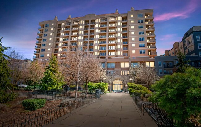 Building Photo - 2 Bedroom/2 Bathroom Condo in SLC