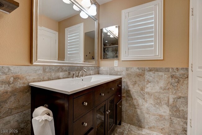 Building Photo - 2074 Waterlily View St