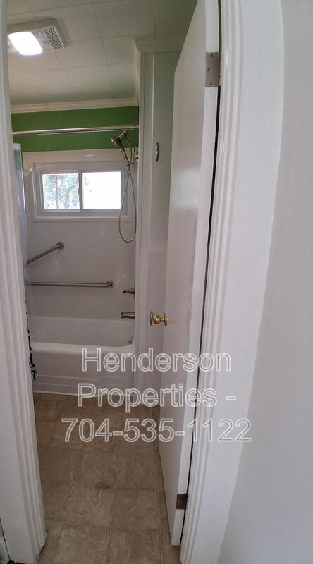Building Photo - 1011 Lowder St