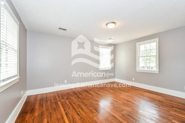 Building Photo - 2894 Elm St