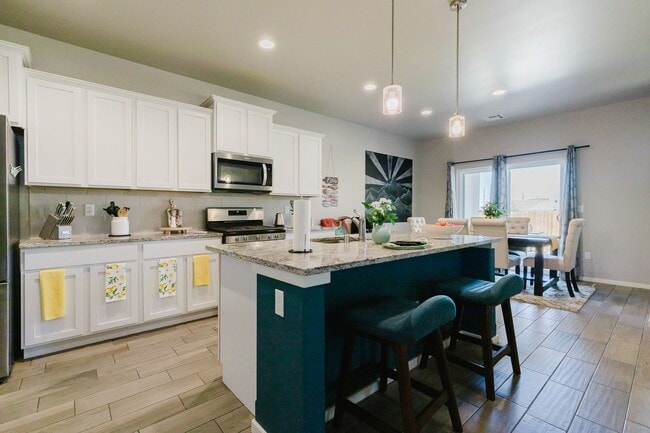 Building Photo - Meticulously Clean 3 bedroom 2 bathroom Home