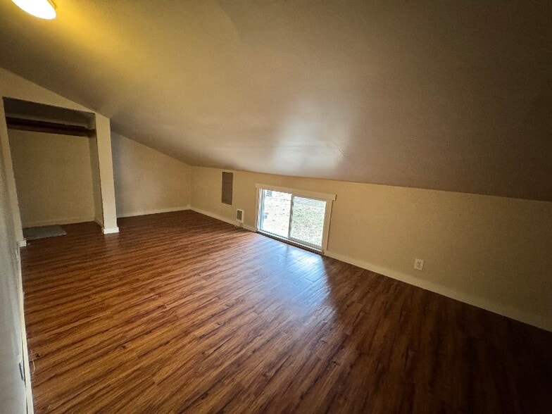 Building Photo - 202 Woodland Rd