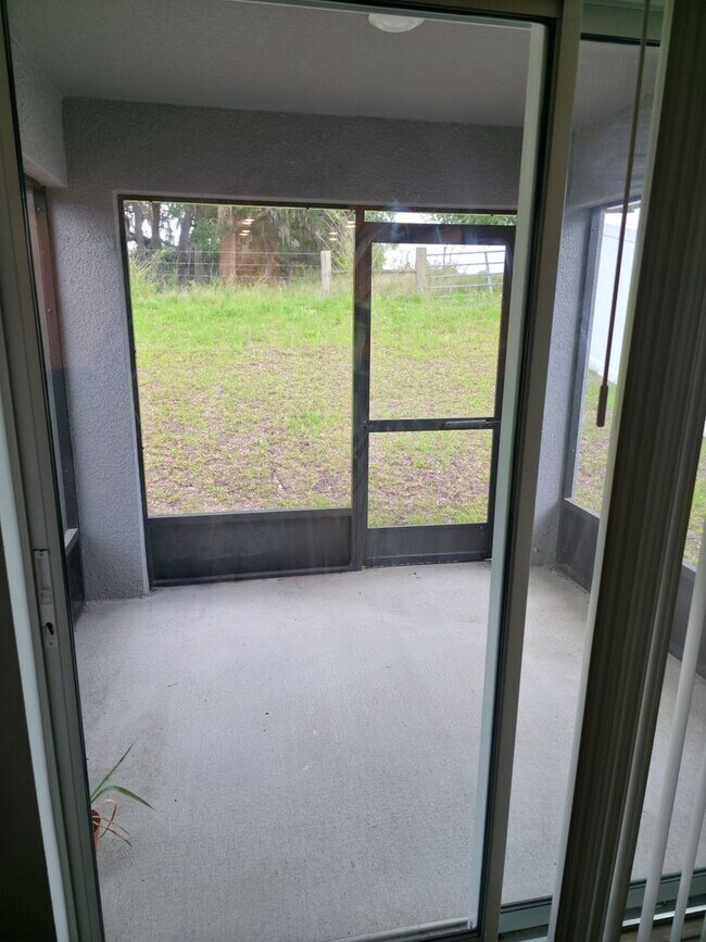 Building Photo - Brand New 3/2/2 furnished close to I75 to commute to Tampa or Ocala.