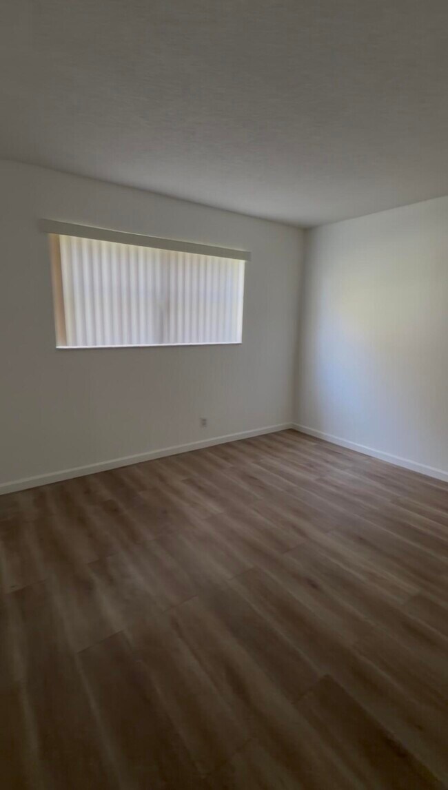 Building Photo - 8001 Fairview Dr