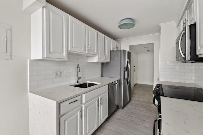 Building Photo - 3800 Washington Rd