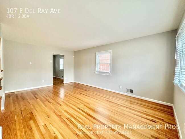 Building Photo - 107 E Del Ray Ave
