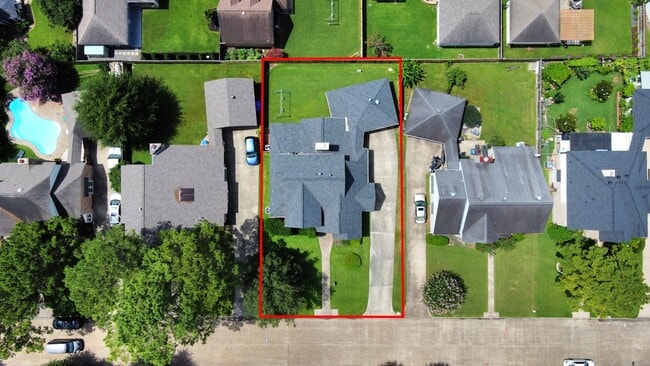 Building Photo - 10503 Great Plains Ln