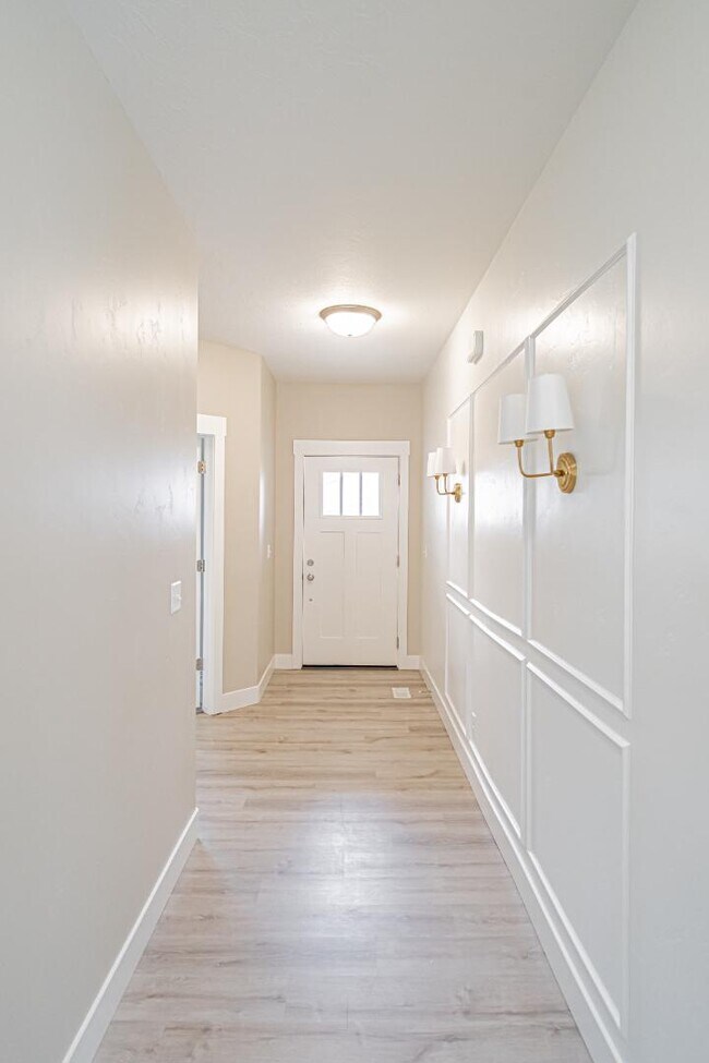 Building Photo - 2896 Blackwood