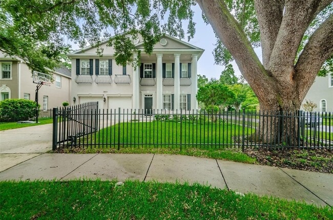 Building Photo - 3410 W Bay Villa Ave