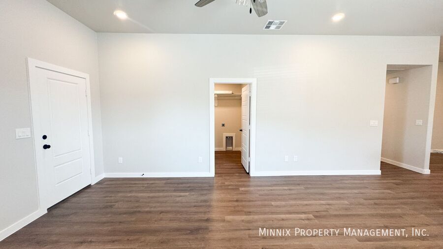 Building Photo - 2156 Kokomo Ave