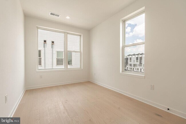 Building Photo - 3029 Bridgeview walk