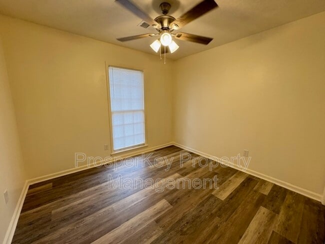 Building Photo - 634 Southern Pines Dr