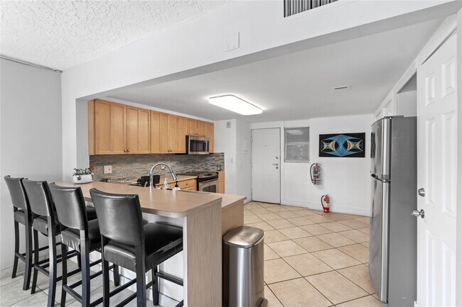 Building Photo - 121 Golden Isles Dr