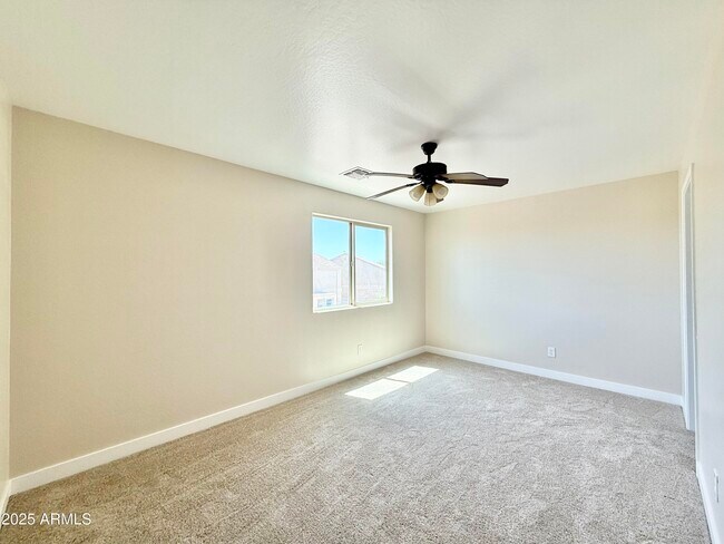 Building Photo - 10631 E Sunflower Ln