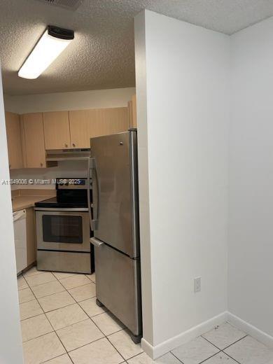 Building Photo - 9702 SW 138th Ave