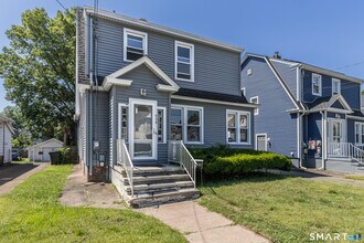 Building Photo - 430 Blohm St