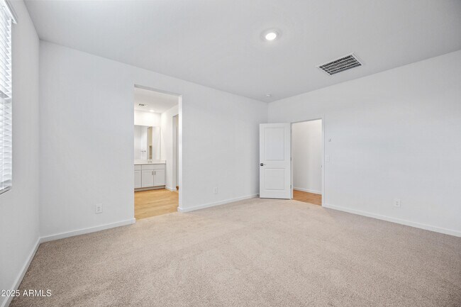 Building Photo - 15825 W Gray Fox Trl