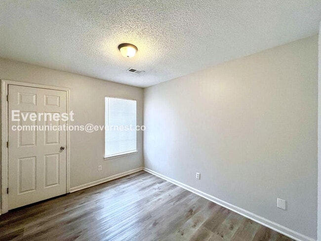 Building Photo - 375 Blair Dr W