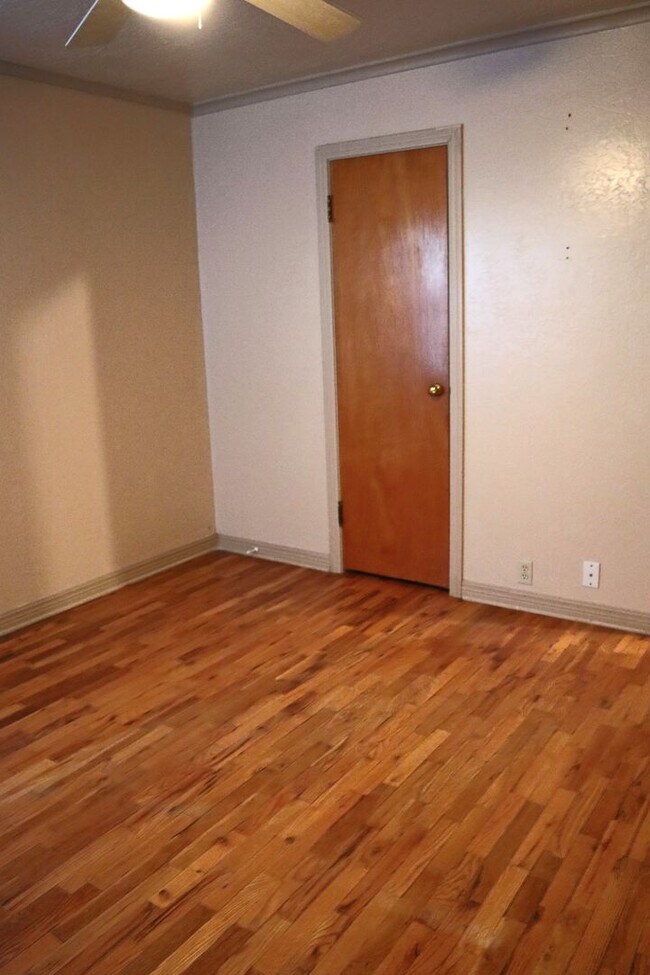 Building Photo - Cute and Clean 2 bedroom near SWOSU