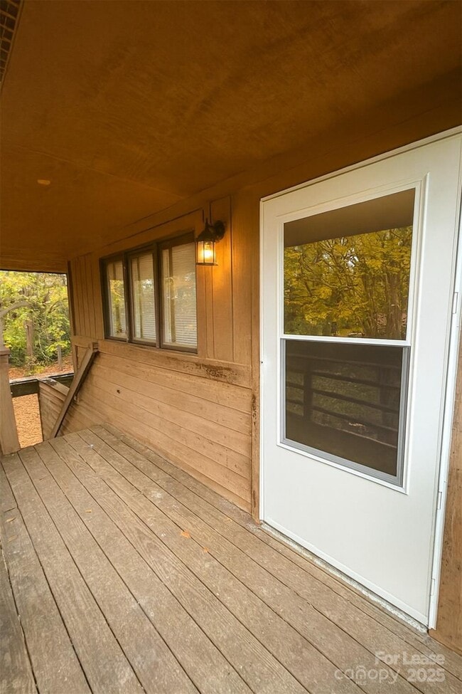 Building Photo - 1840 J Julian Ln