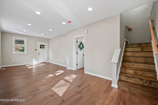 Building Photo - 400 S 1st Ave