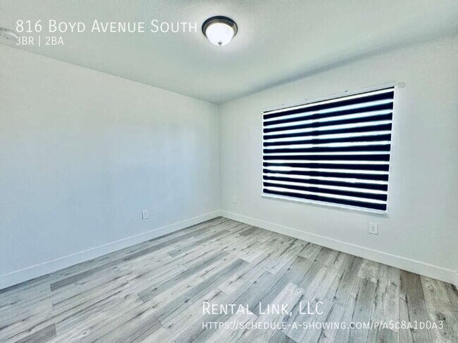 Building Photo - 816 Boyd Ave S